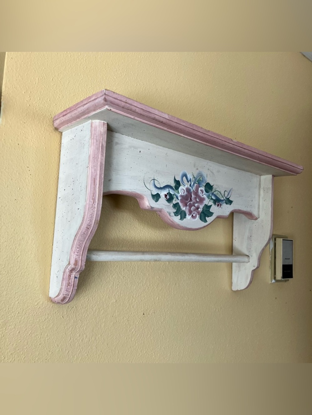 Needs Love! Wall Shelf With Towel Bar - Picture 2 of 3